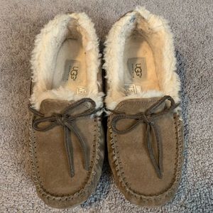 UGG Dakota Slipper